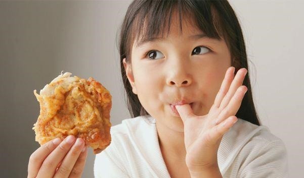 大宝|这5类食物容易伤脾胃，家长却经常给孩子吃，零食只是其中一类