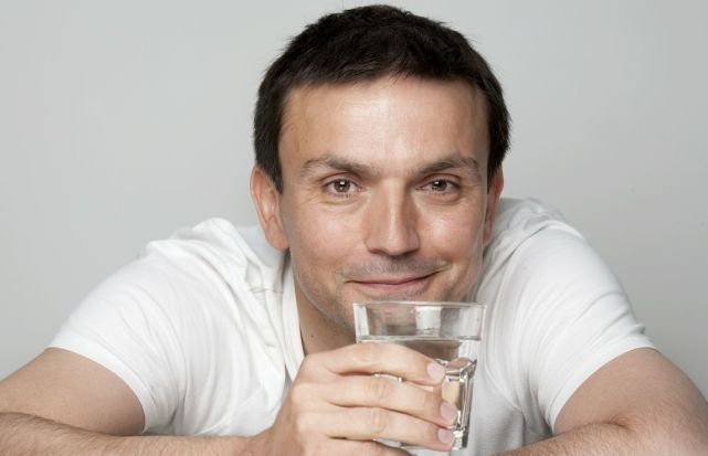 吸烟|寿命长的男性,晨起后一般有这4个特征,你若能占1个,也值得恭喜