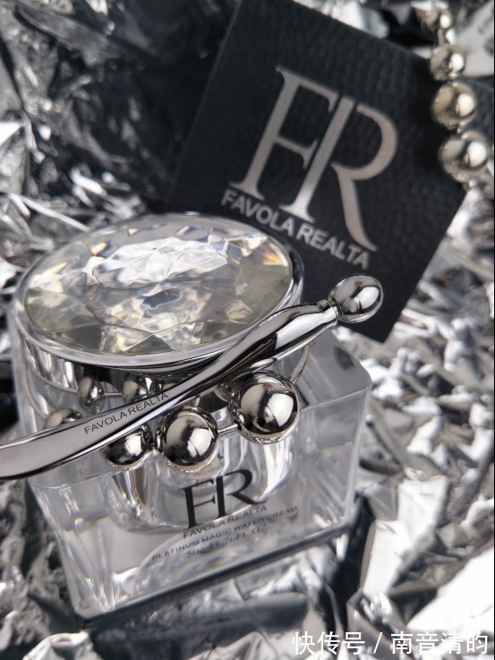 细纹 美白补水保湿面霜推荐:有效抗氧化,抵制黑色素,令肌肤白嫩细滑