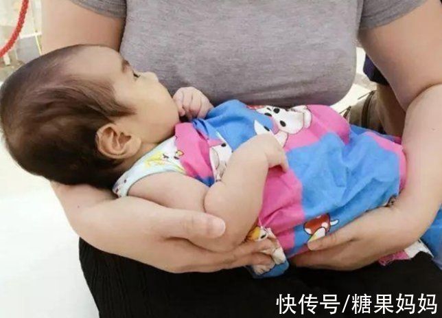 睡着|为何母乳喂养时，宝宝经常“吃一会、睡一会”？其中一点很有爱