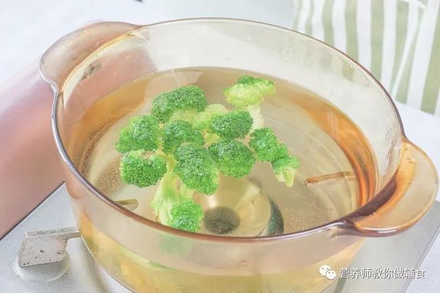 它再好吃也别给孩子买,自己做才安全,还能补铁补锌,促生长