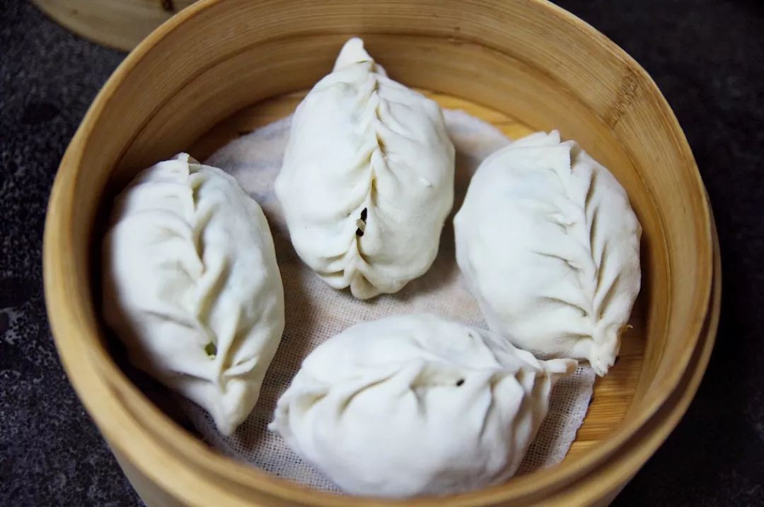 只有山东人这样蒸包子,大块白菜大块肉,吃起来爽快又清新