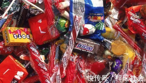 宝爸|一定少给宝宝吃这三种食物,不仅会造成积食还会影响他长高!