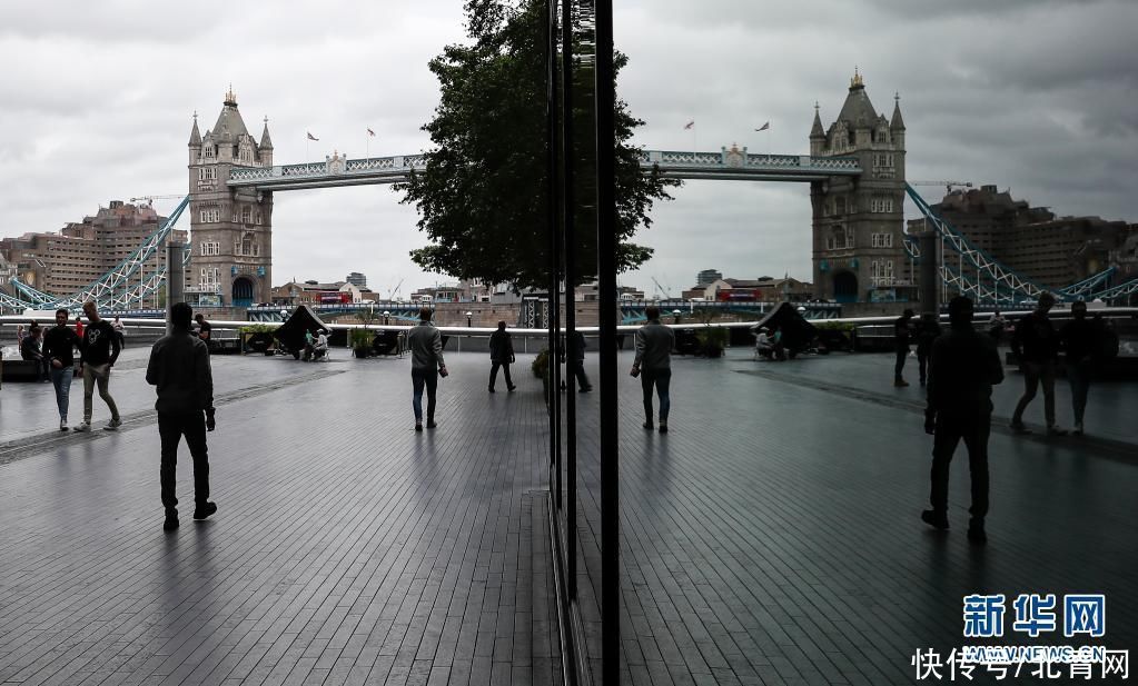 新冠|英国单日新增新冠确诊病例32700例