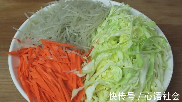 饺子皮别只会包饺子，教你特色新吃法，比包子简单，比饺子好吃