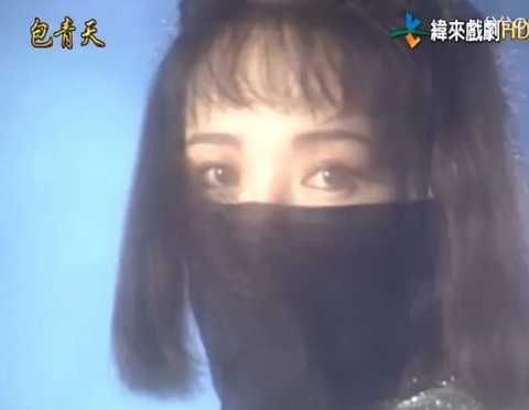 穿紅衣服最帥的男人長這樣