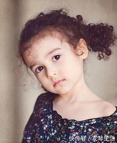 头发|快过年了,90后宝妈带娃烫头被批评,到底能不能给孩子烫头发