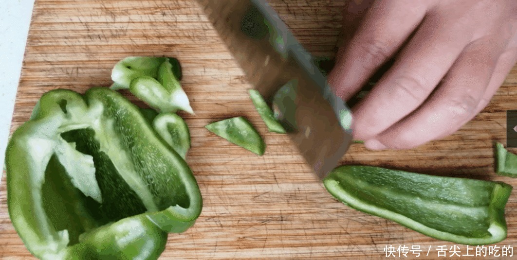 做出|大白菜怎么吃?白菜百吃,一碗芡汁,做出不一样的味道