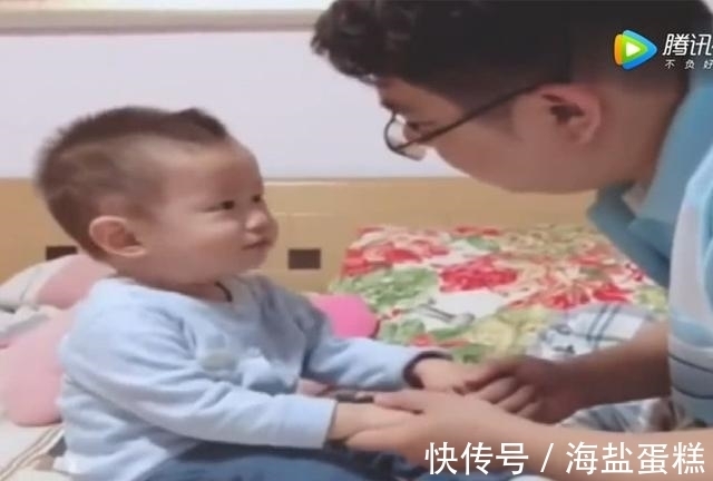 小棉袄|爸爸问儿子:喜欢爸爸还是妈妈?儿子的回答让妈妈笑肚子