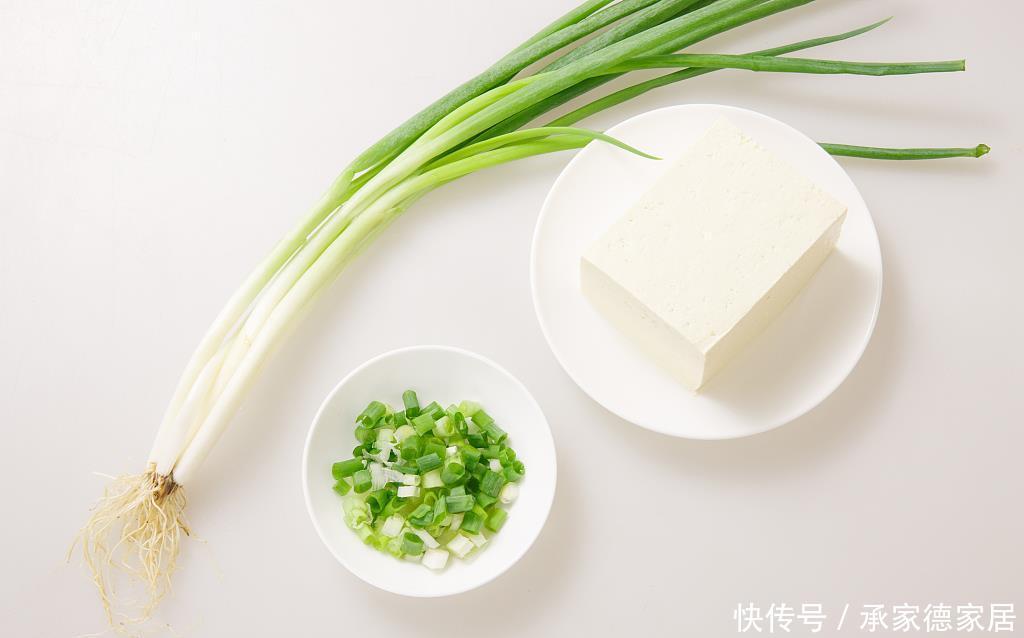 咸蛋|咸蛋黄烧豆腐,咸香滑嫩,老少皆宜,还对更年期女性有好处