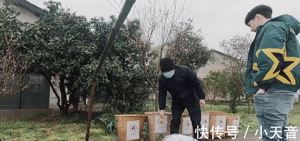 艺兴|张艺兴带5斤生牛肉,骗导演说是音响蒙混过关,黄磊爬窗“偷”食材