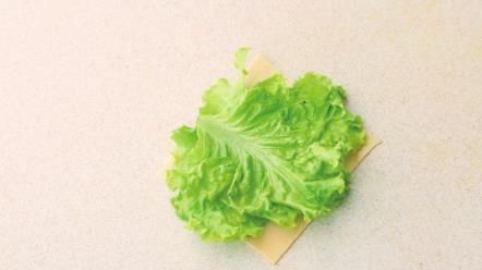 夏天|简单到不需要炒的一道小菜，卷一卷，五分钟上桌，夏天就要这样吃