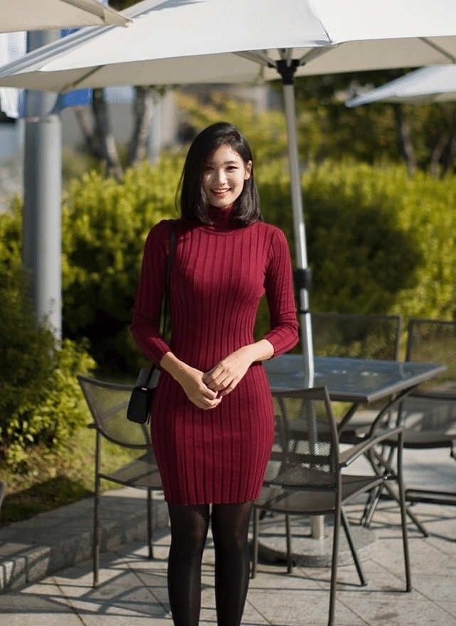 美女|针织包臀裙展示凹凸迷人身姿,散发迷人成熟气质!