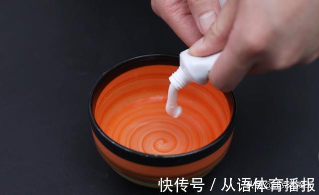 白醋加牙膏一起使用，家里污垢轻松去除，省钱又好用，太棒了