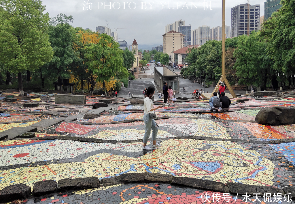 波浪公路|中国最具特色的校门，波浪路、彩色梯田、古堡，已成著名网红景点