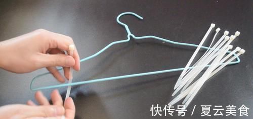 袜子|衣架上绑几根扎带, 放阳台上太实用了, 解决了困扰大家的一个难题