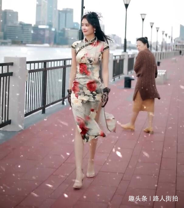 女神 雪景是的旗袍女神,极具东方女人的知性矜持