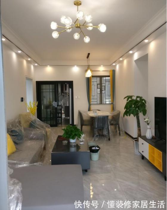 布艺沙发|90平三房两厅送入户花园，12万硬装包全屋定制柜，朋友都来参观