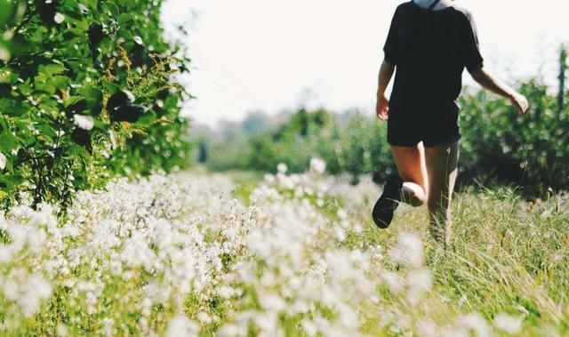 顾佳|“爸,月经是什么”这位爸爸的回答太妙了,还给孩子做了性教育