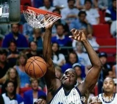 詹姆斯|说到NBA非人类身材 你会想到谁字母哥的跟腱 伦纳德的手掌!