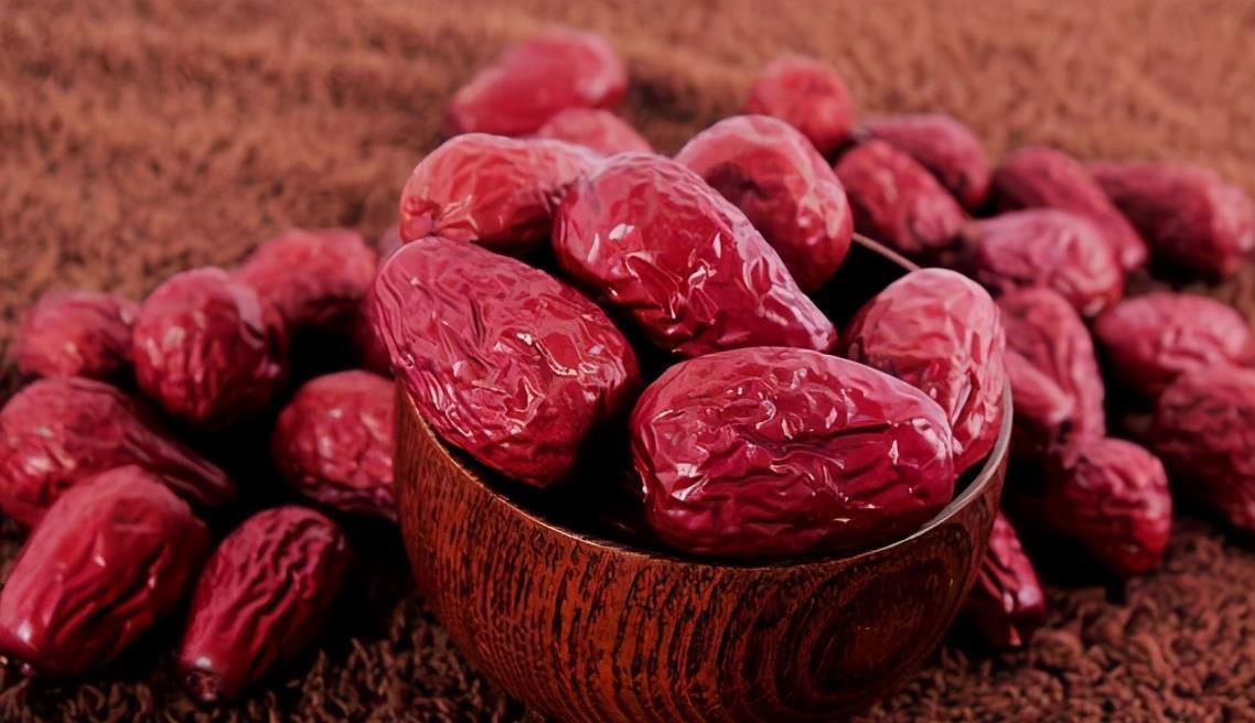 红枣|人到中年,推荐吃3种食物,清热解毒,提高免疫力,好处多多