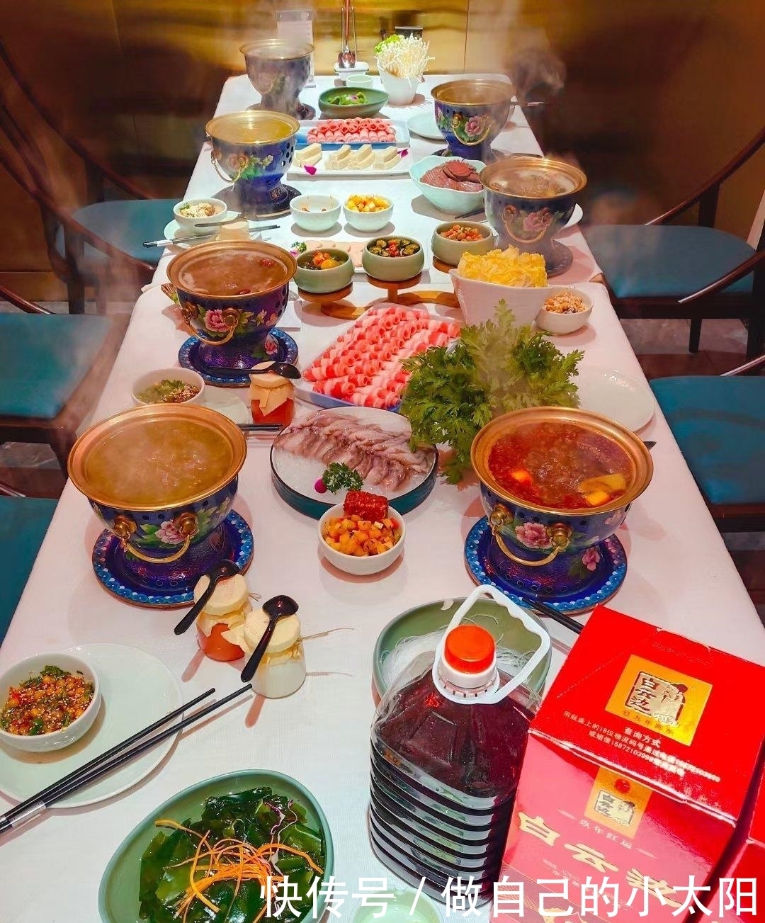 晒朋友圈大家的年夜饭,南方北方差距真大,网友:都想去最后一家