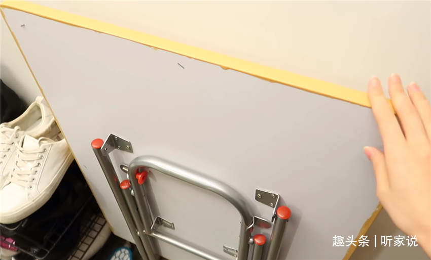 小房子|日本姑娘住进香港10㎡劏房,狭小的家,被这位90后整理得井井有条