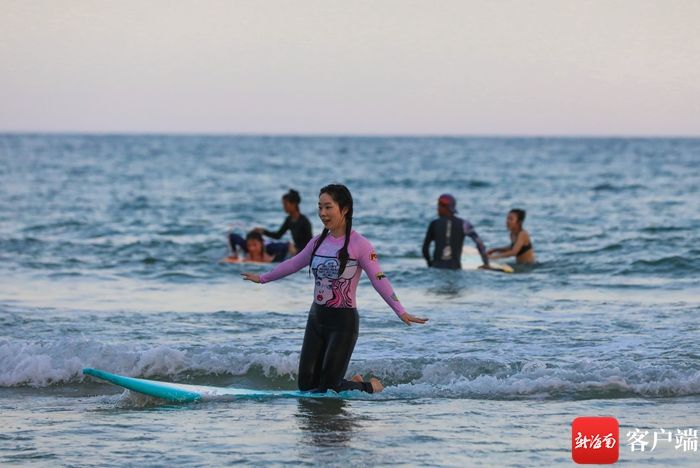 李昊|浪尖上起舞、山海间飞扬 全国媒体团走进万宁日月湾