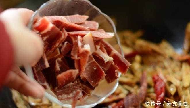 这东西不怕过期,现在抓紧多买点,能从春天吃到冬天,别错过!