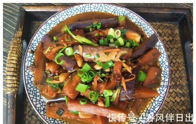 入味|茄子最下饭的做法，软烂入味，不炸不煎，5分钟就做好，超好吃