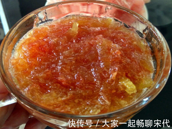 绝经|女人45-50岁，处于绝经前期，早起用它泡水喝，给子宫洗洗澡