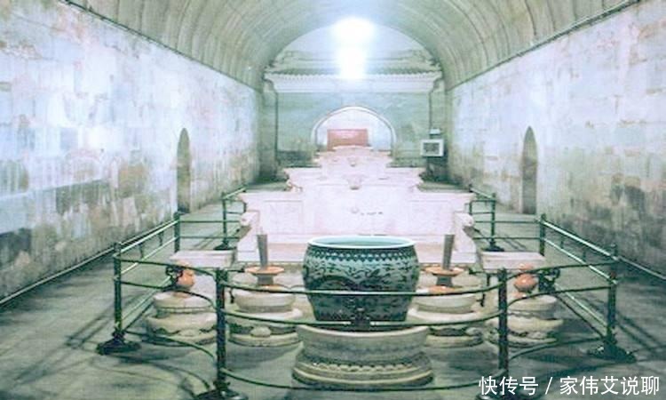 当年郭沫若挖掘的万历皇帝陵墓,用惨痛的经历给我们上了深刻一课