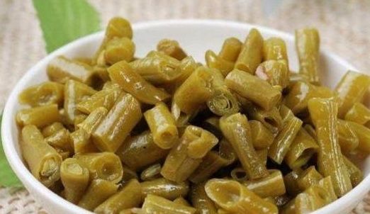 酸豆角是不用焯水，许多人都弄错了，难怪泡的不脆不酸不爽！