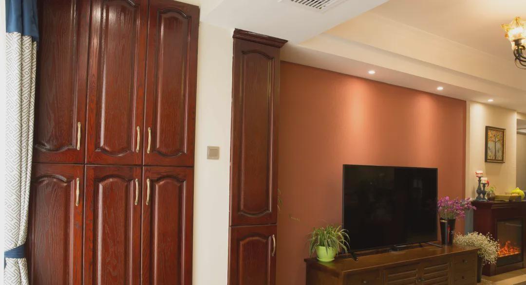 镜面|晒晒120㎡新家，阳台的设计朋友都说好，简单一改就多几排柜子用