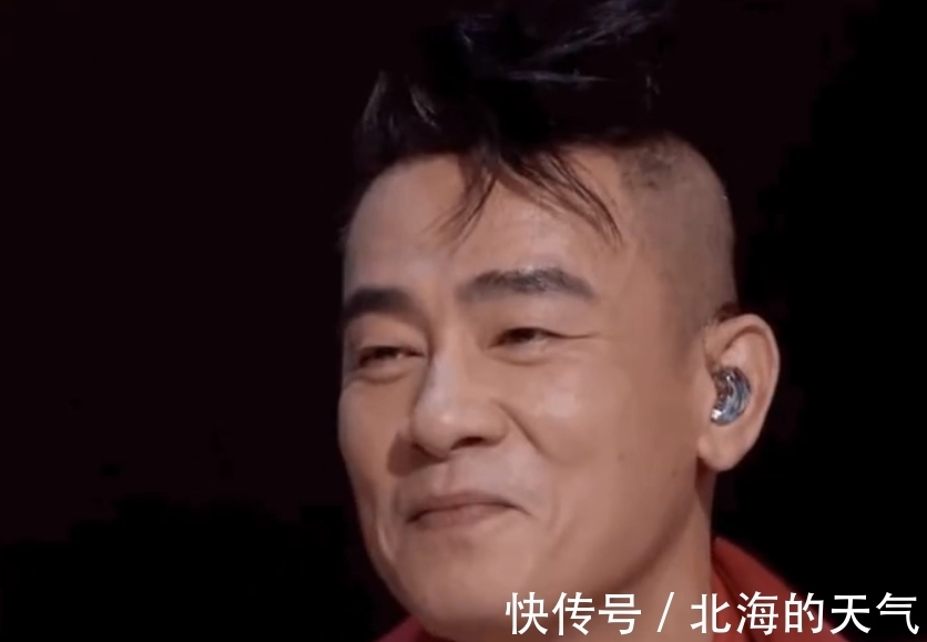 陳小春看到應(yīng)采兒來(lái)節(jié)目，滿眼愛(ài)意，暖心告白：你快樂(lè)我就快樂(lè)！