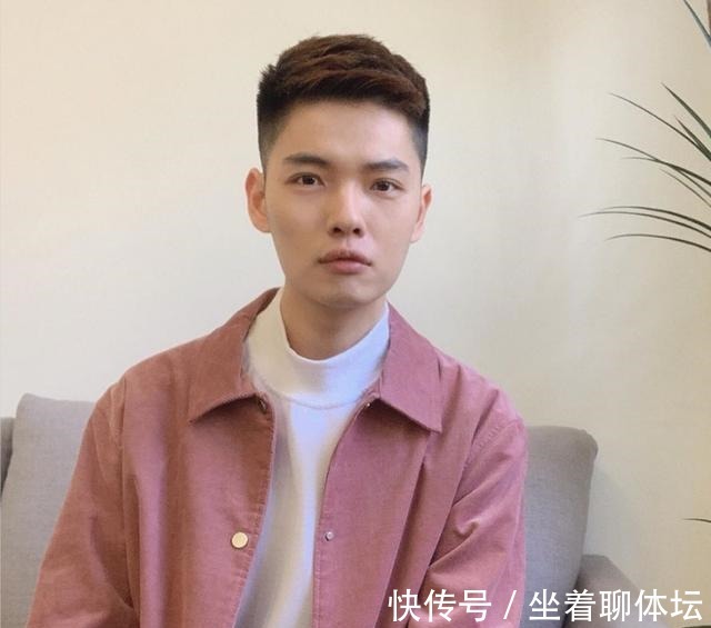 发型|男生别剪“背头”发型了,留好这3款造型,干净帅气不油腻!