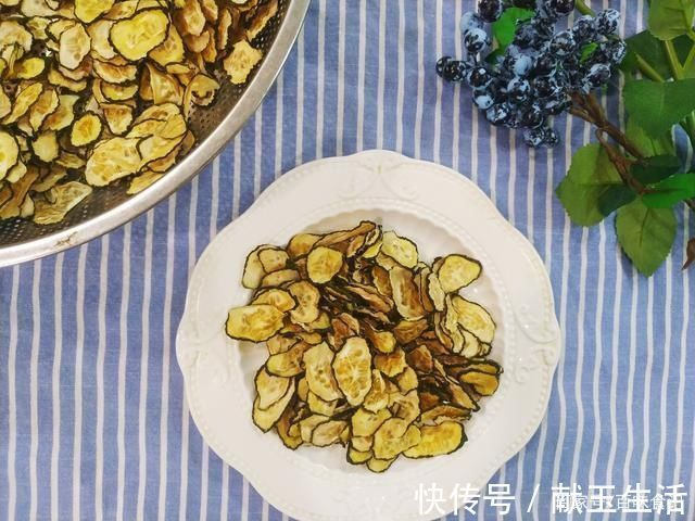 入秋后,这菜才2元1斤,晒干囤起来,能吃大半年