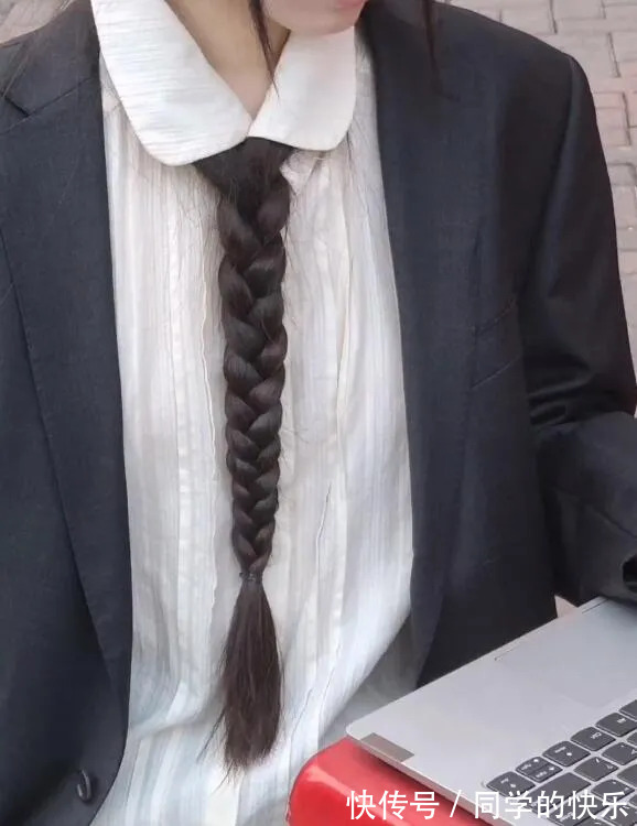 |今日段子:小伙年会中奖365天带薪年假,这算辞退吗?