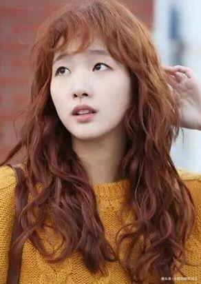 女人 女人过了30岁,这4款“显老”发型尽量别弄,不仅像大妈还很伤发