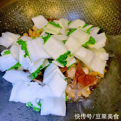 #东古家味美食#白菜帮炒肉