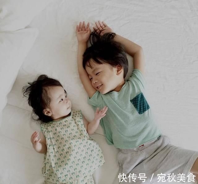 父母|叫你要妹妹!叫你要妹妹!4岁哥哥哄妹妹哄得生无可恋,宝妈笑翻