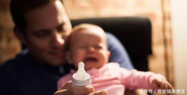 小宝宝|宝宝总是半夜醒来哭闹妈妈别烦恼了,恰恰说明他健康又聪明!