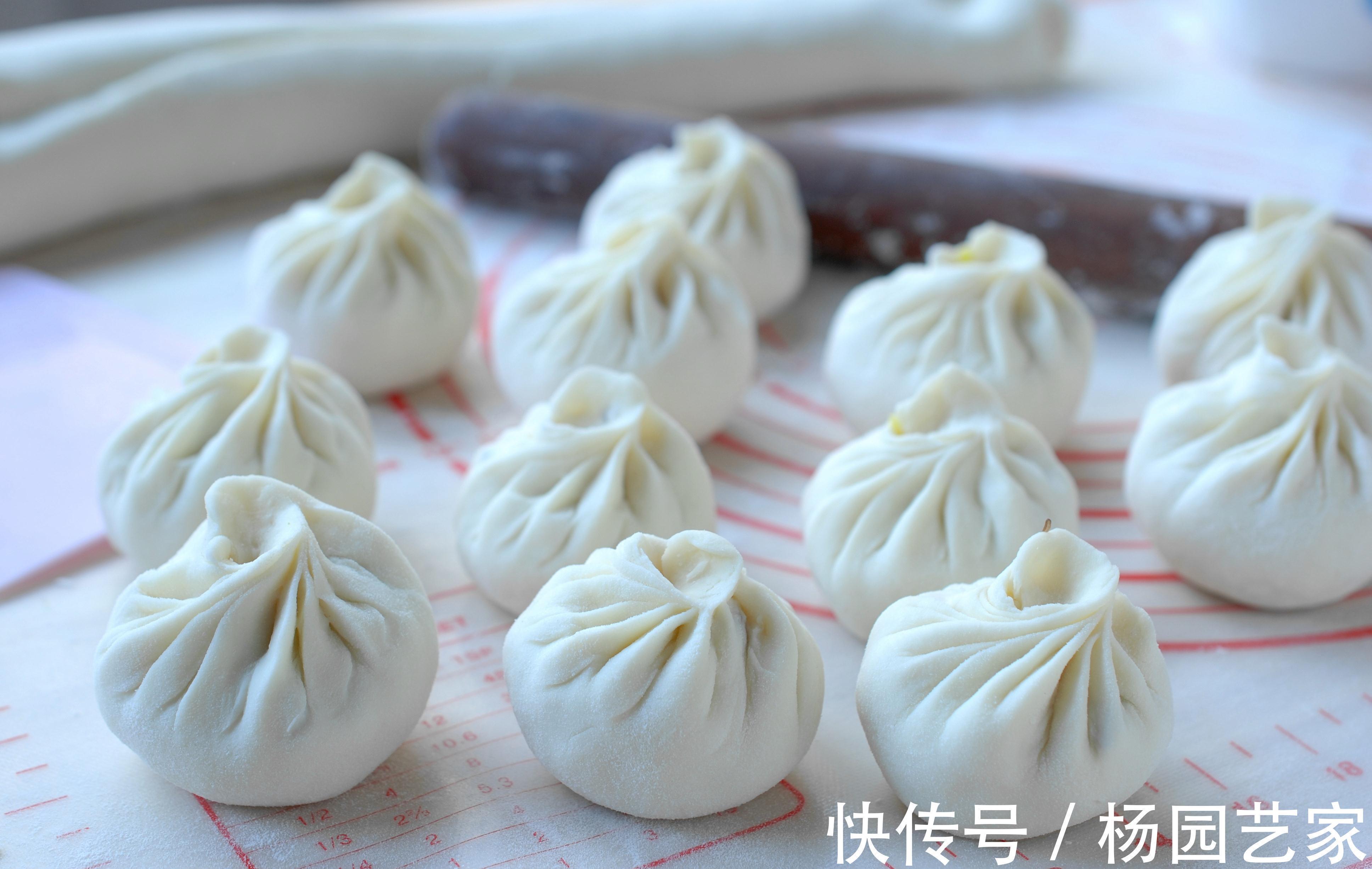 6块钱买了一大把,加4个鸡蛋蒸了2锅大包子,又鲜又嫩真香啊!