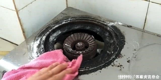 油污|抓紧在燃气灶上倒点白醋,10个家庭9个家庭不懂,学会受用一生!