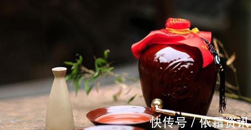 素菜&穷同学出“囊中羞涩,多吃素菜少吃肉”,富同学对下联,相视一笑