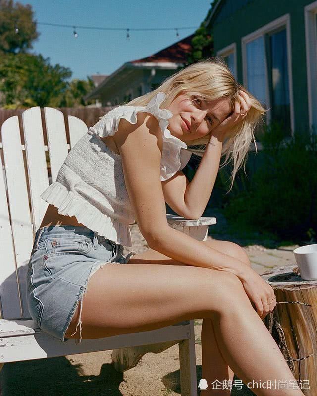 今夏看好BM风,你的衣橱还缺一件这样的短上衣才足够甜美有型格