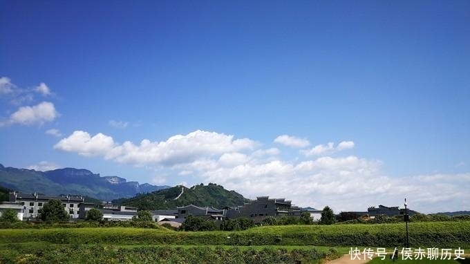 酉水河|湘鄂边境的两个县城，相隔好近，开车5分钟就到了