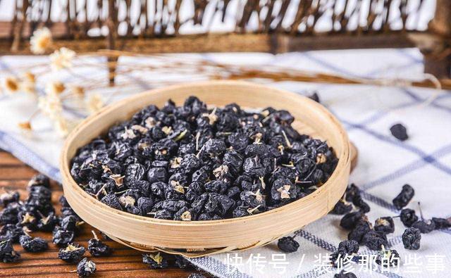 蜂王浆|“奔五”的女人，别太节俭！建议：平时常吃5物，或能保持年轻态