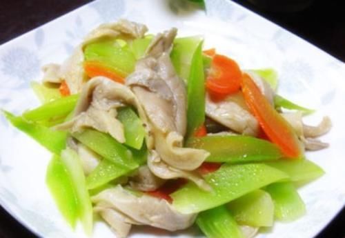 莴笋|多给孩子吃此菜，三天炒一次，眼睛明亮，大脑聪明，个头也长得快