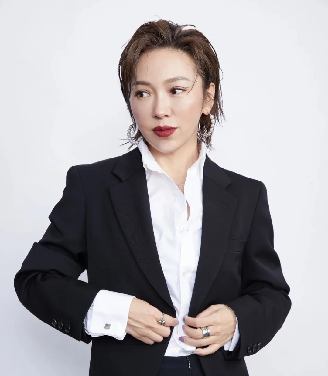 岳晓琳:圆脸、长脸、方形脸分别适合什么样的发型?